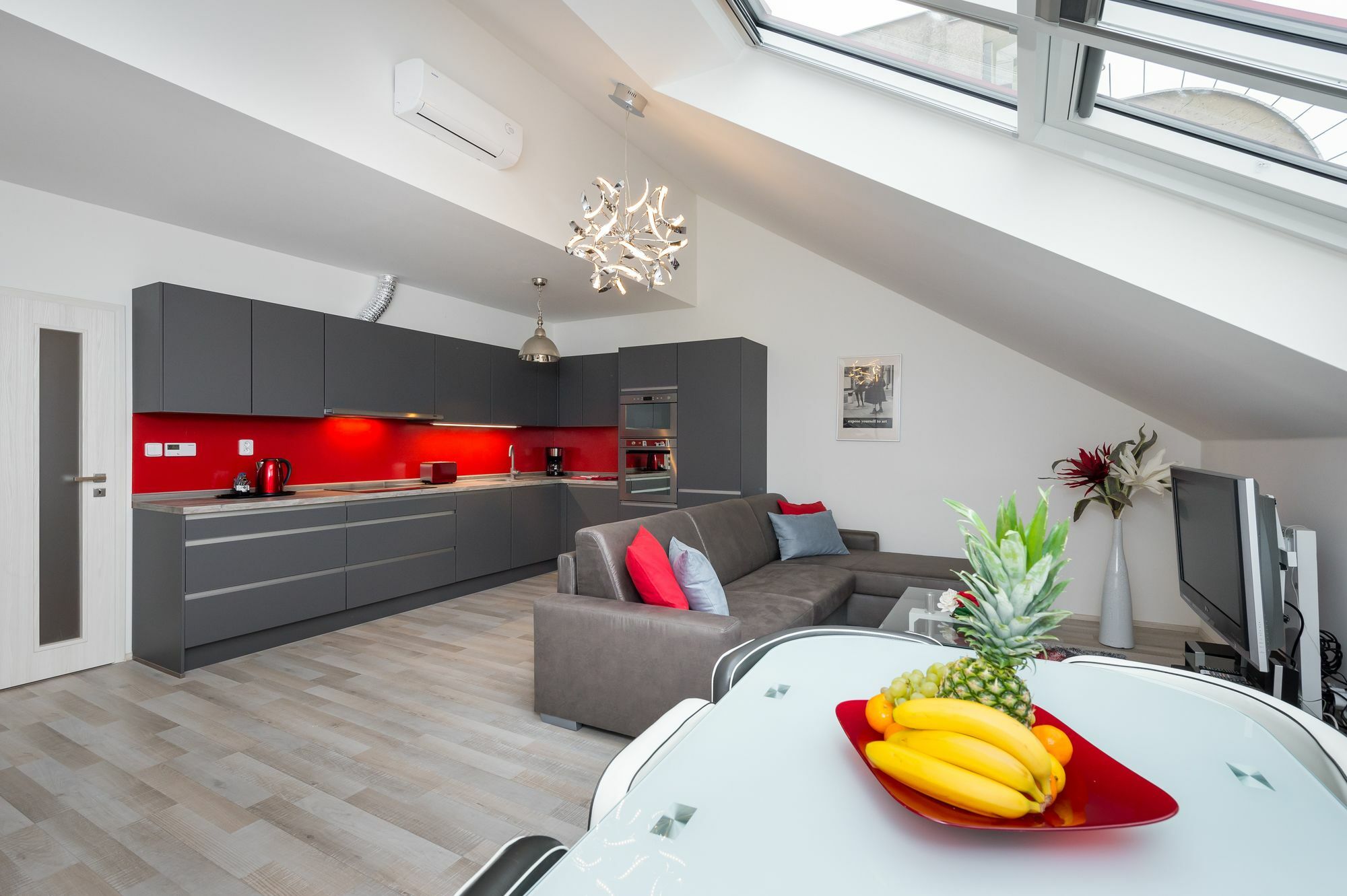 Apartment Sokolska Praag Buitenkant foto